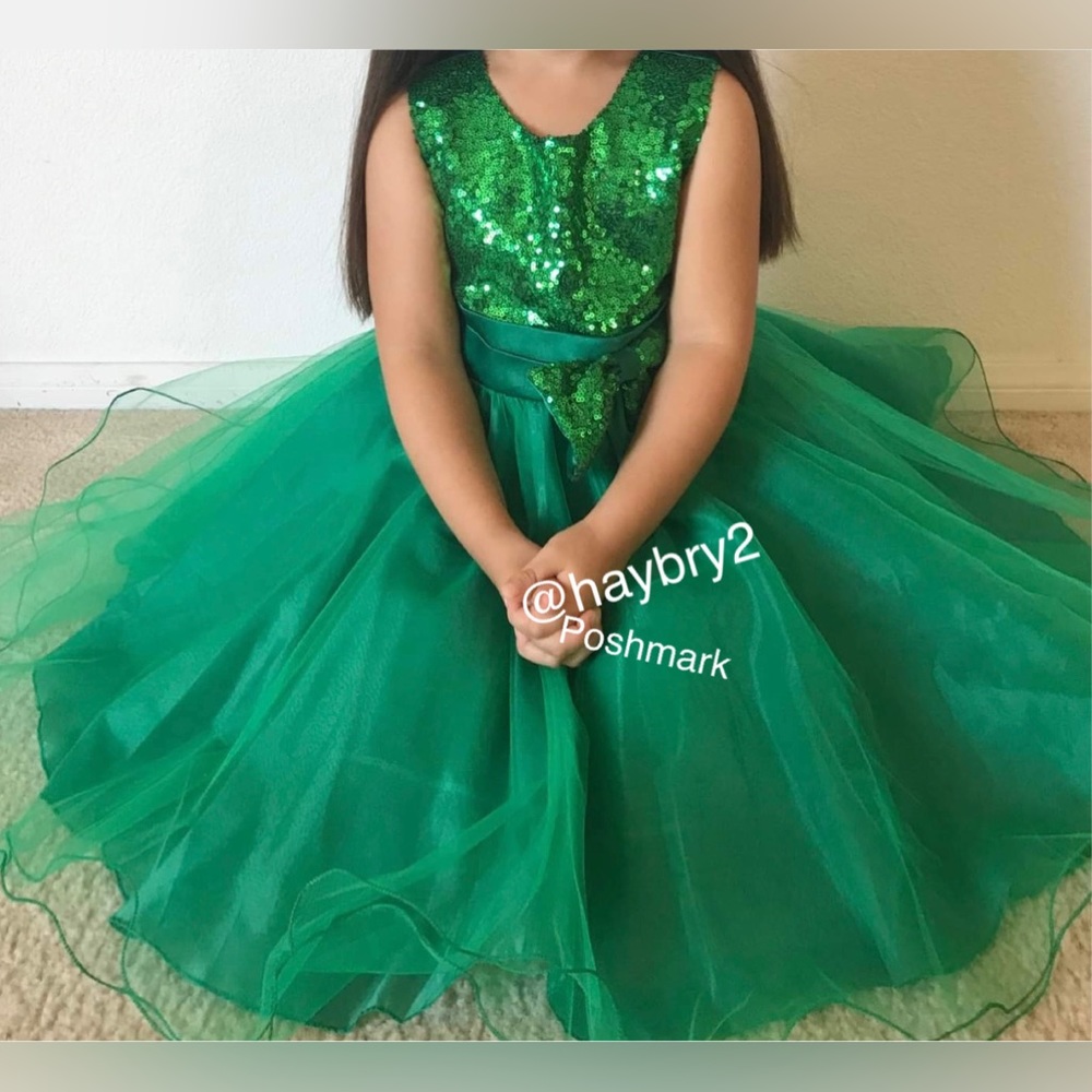 Dress for a 3-year-old, elegant and comfortable. Green color. - Picture 6 of 17
